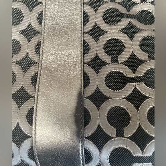 Women’s Coach Black and silver metallic shoulder or crossbody bag-zipper closure - Picture 9 of 9